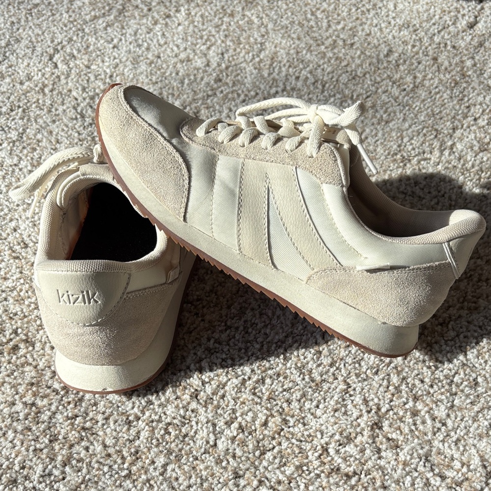 Women’s Kizik Casual Lace-Up Beige Sneakers